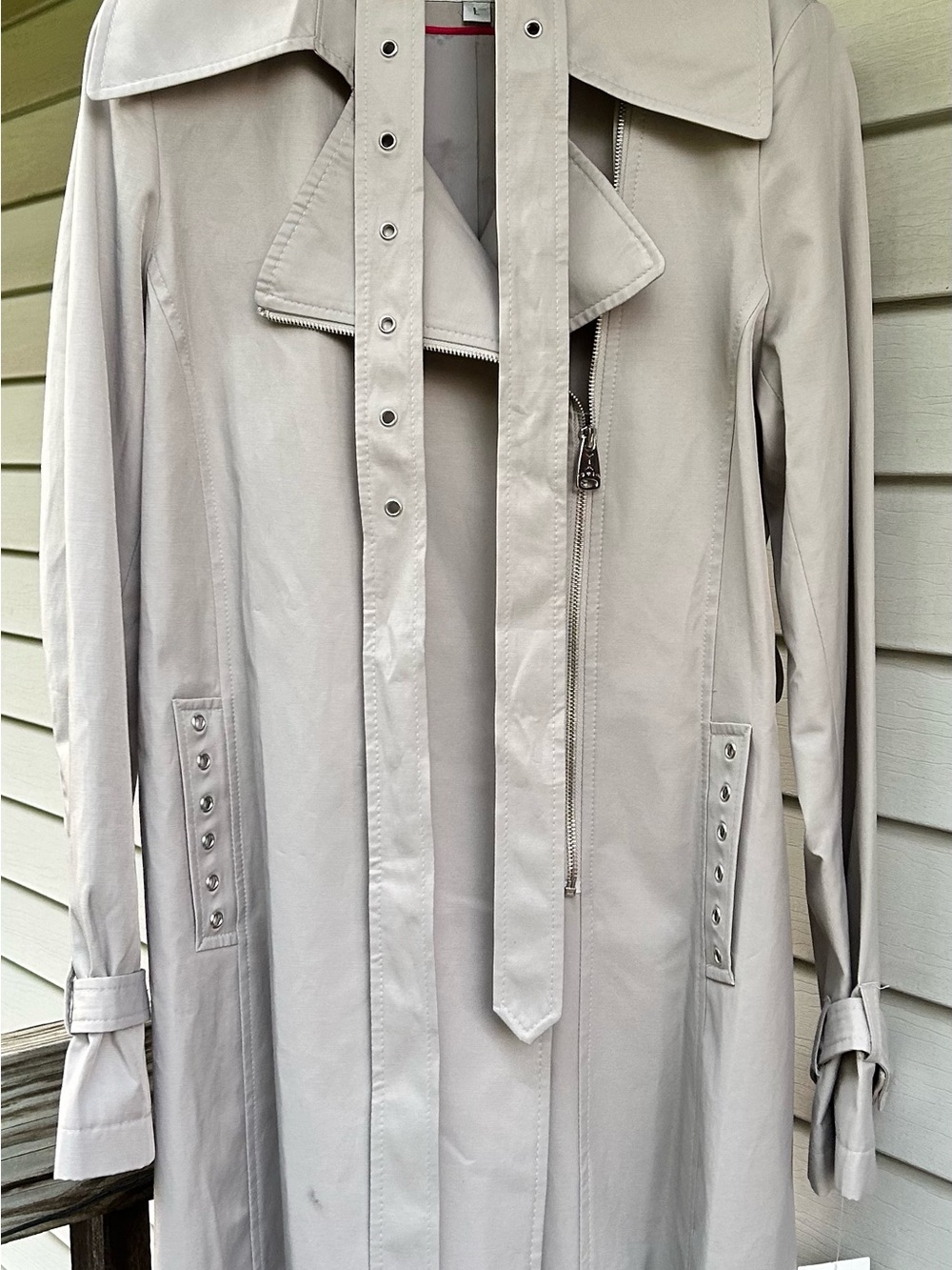 Via Spiga NWT Ladies Light Taupe Trench Coat Back Pleated Skirt Size L.